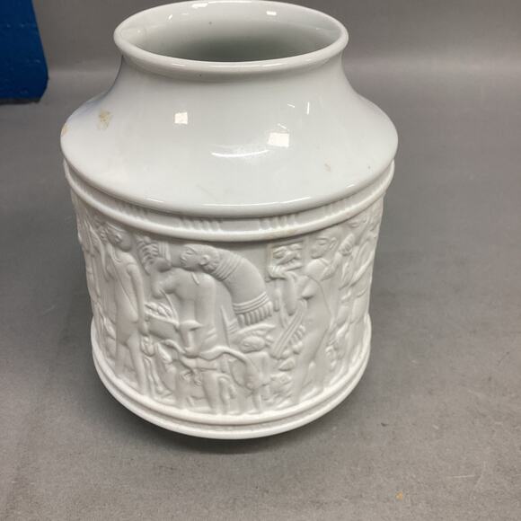 Porzellan KPM Bavaria Germany White Bisque Porcelain Flower Vase - 1970’s - Picture 6 of 10